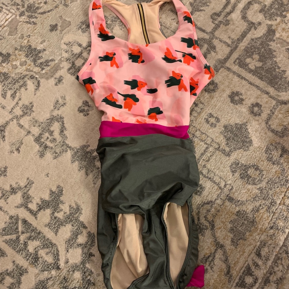 PERFECT CONDITION Albion One Piece